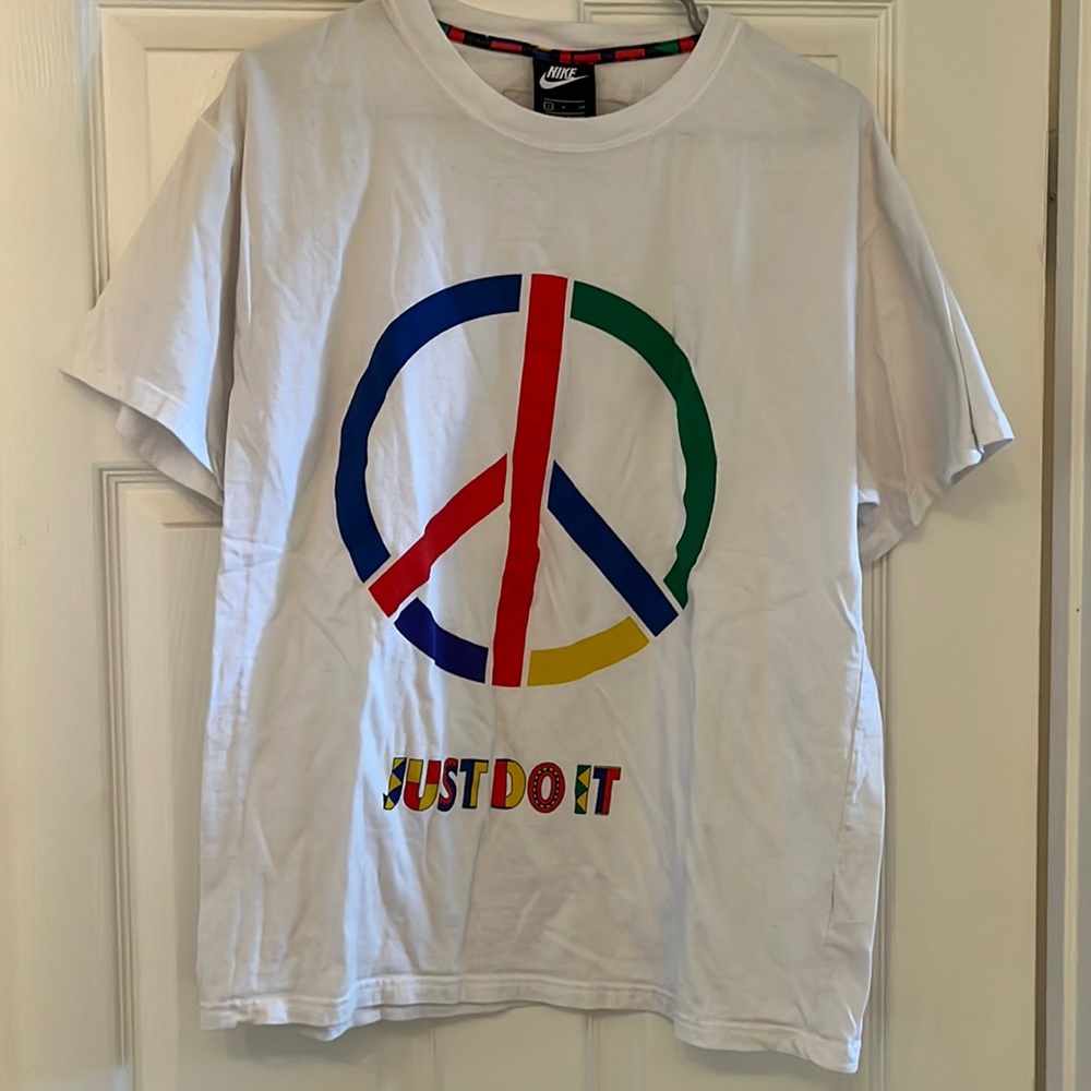 NIKE men’s tshirt